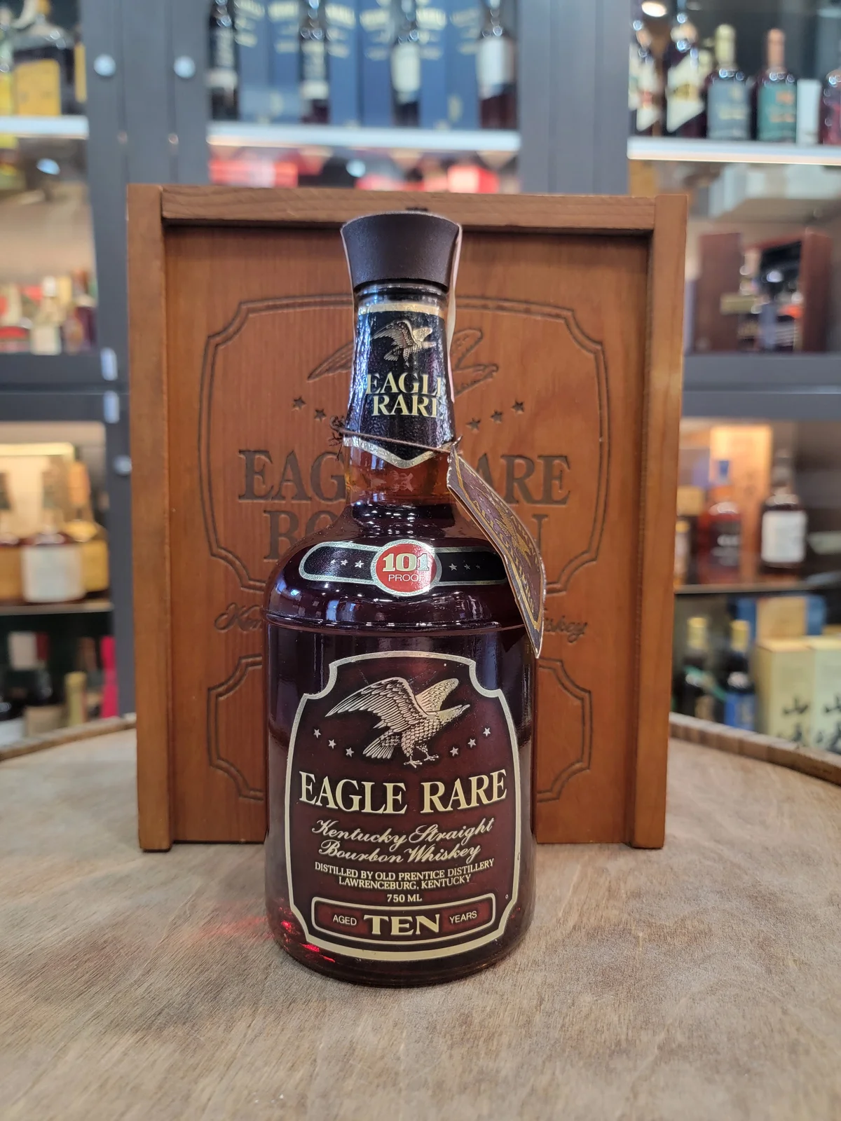 Eagle Rare 10 Year Old Gift Set - Lawrenceburg - 10 Year Old, 101 Proof [Wood Box & Glasses] — Buffalo Trace