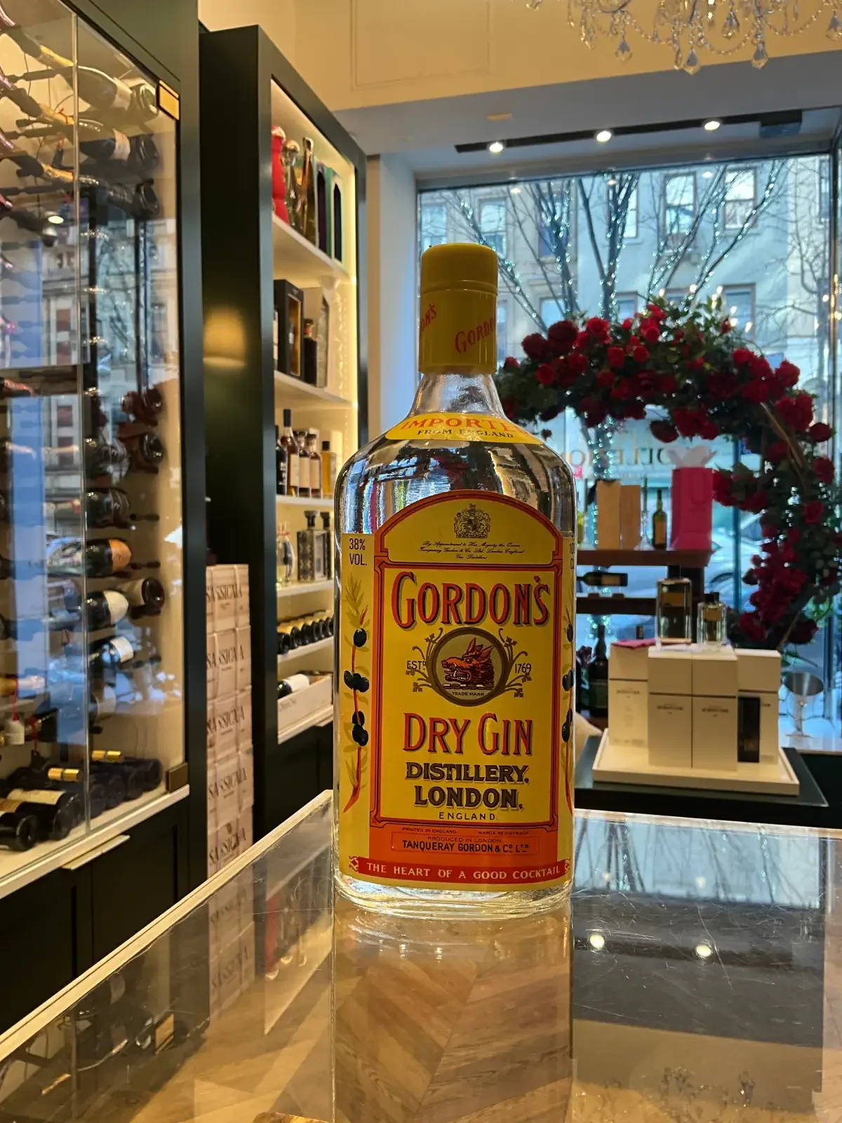 Gordon's Dry Gin 1980s 1 Litre 38%abv — Gordon's