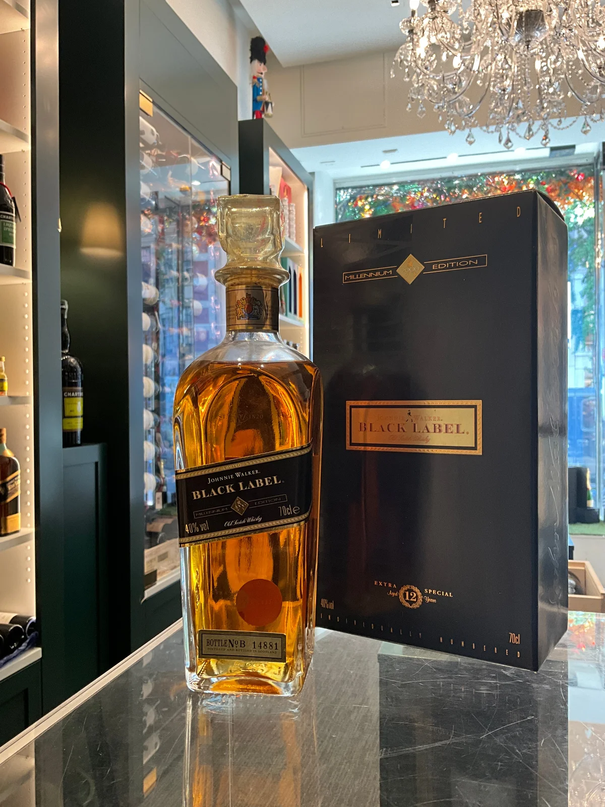 Johnnie Walker 12yo Black Label Millennium Limited Edition 70cl 40%abv — Johnnie Walker