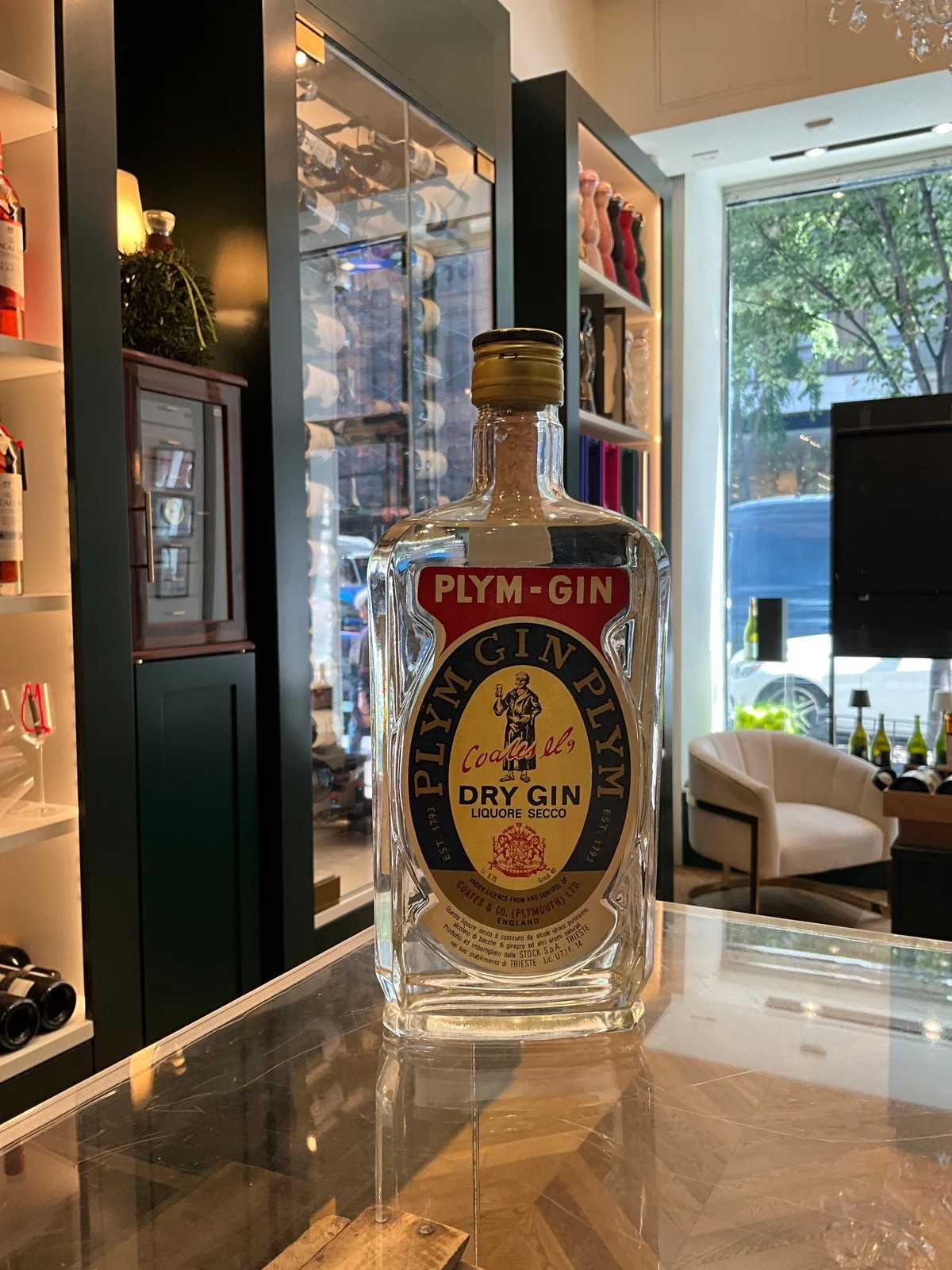 Plym-Gin Dry Gin 1970s 75cl 40%abv — plym-gin